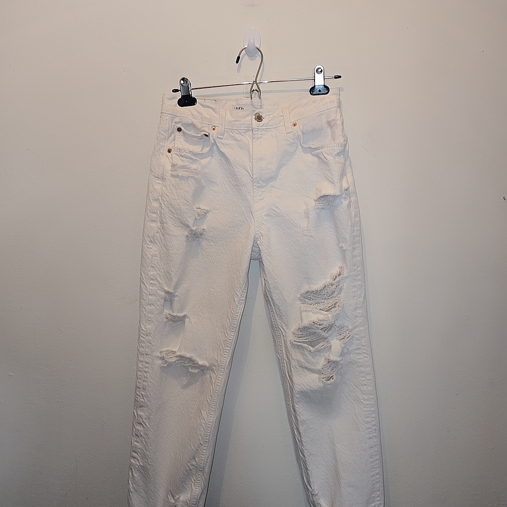Zara White Boyfriend Jeans Distressed Casual